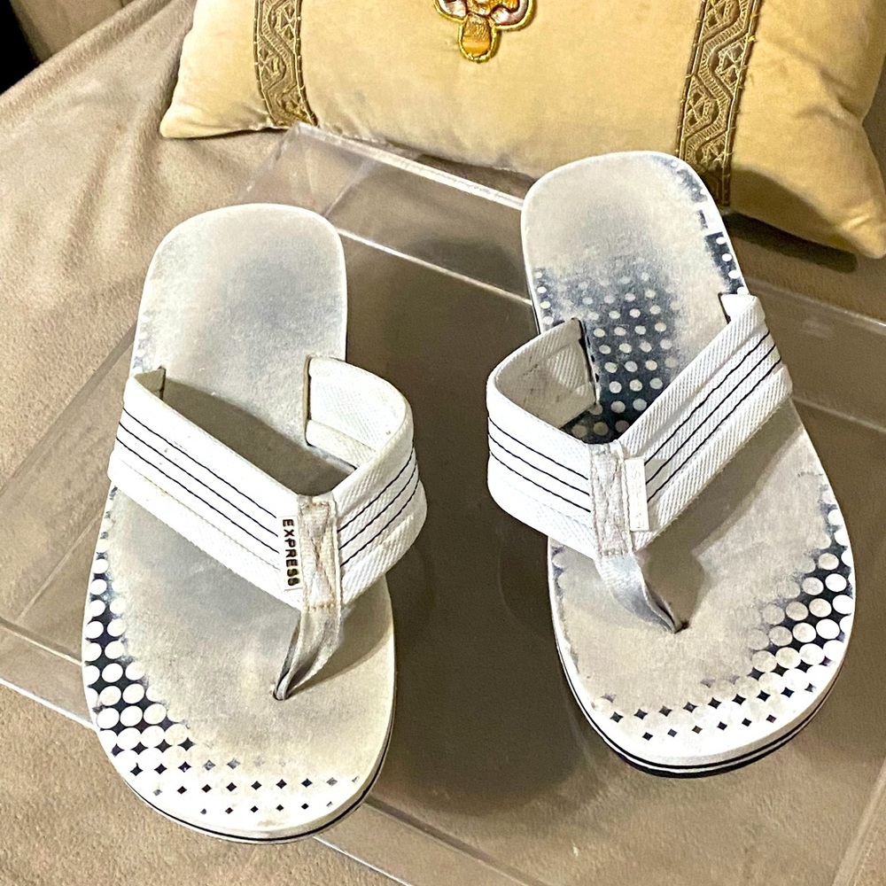 Express Flip Flops - Picture 5 of 5